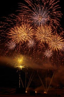 Feux d'artifice, cérémonies, manifestations